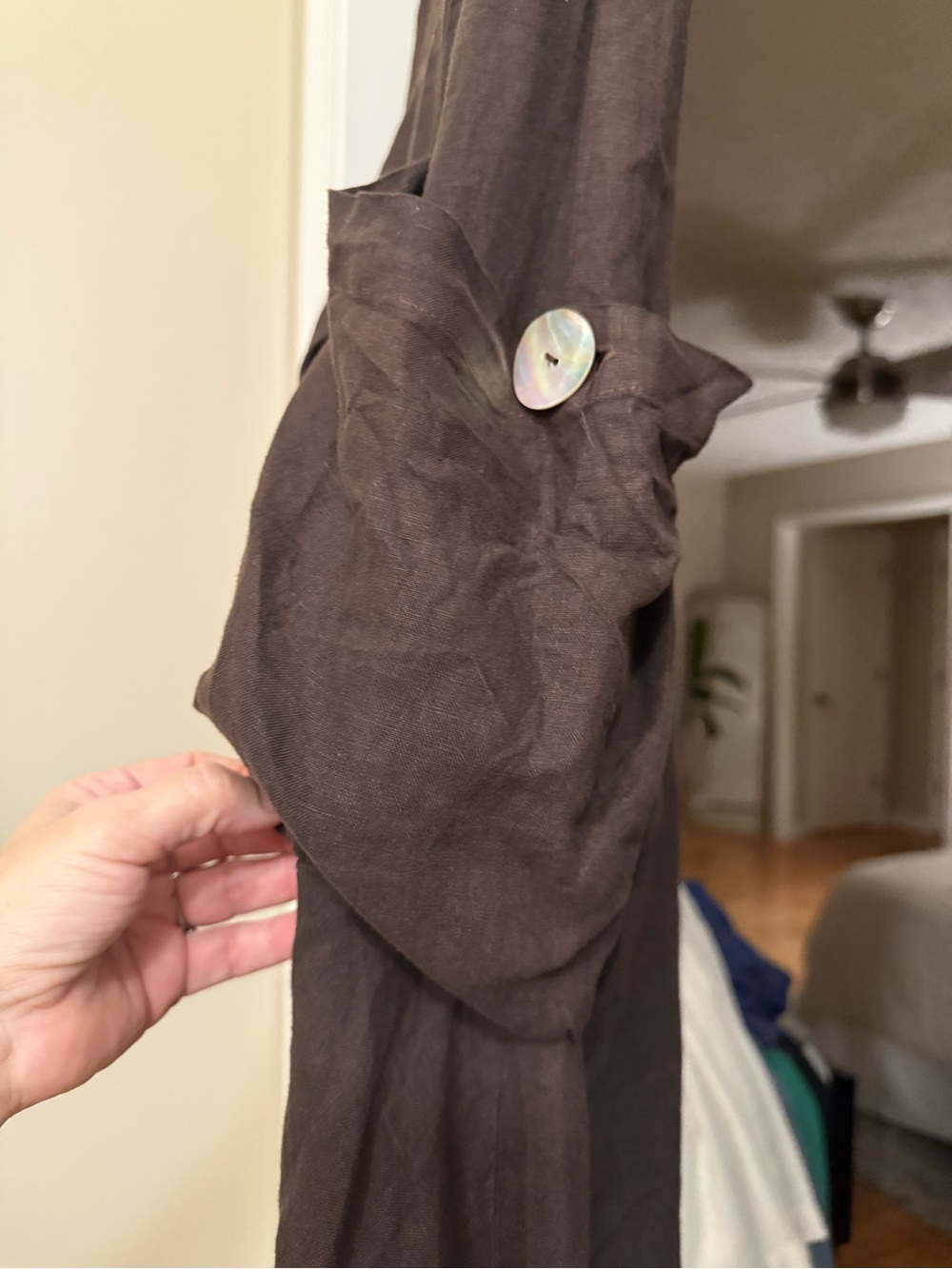 Wide-Leg Cargo Pants in Chocolate Brown 100% Linen - Picture 3 of 8